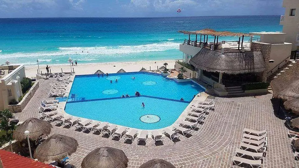 Condo Hotel Cancun Plaza 3*,