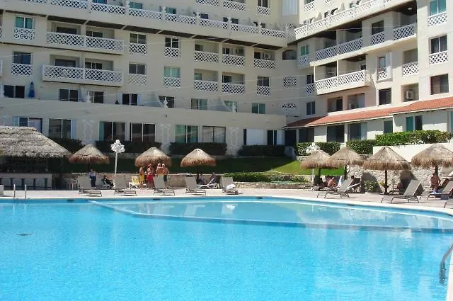 Condo Hotel Cancun Plaza contacts